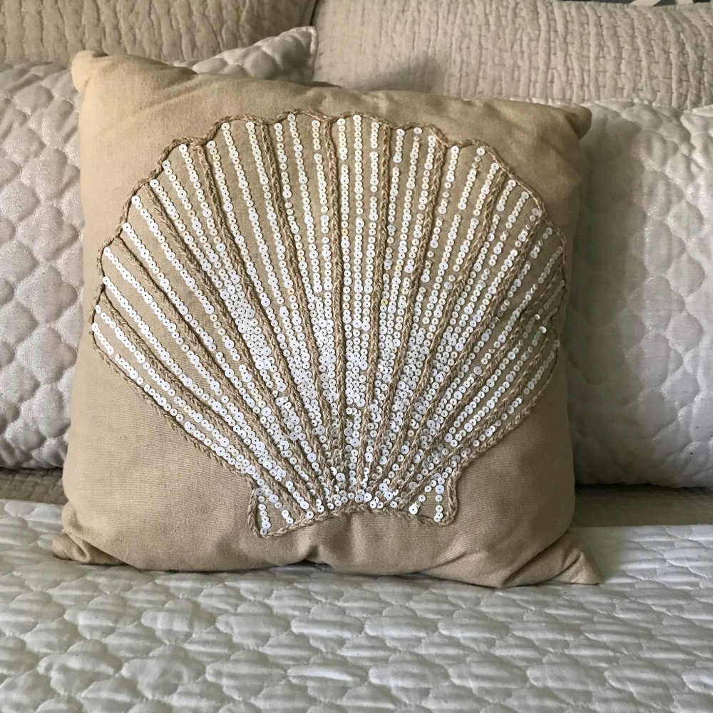 Accent Pillow Cover 18" x 18" Sequined Seashell with embroidered outline